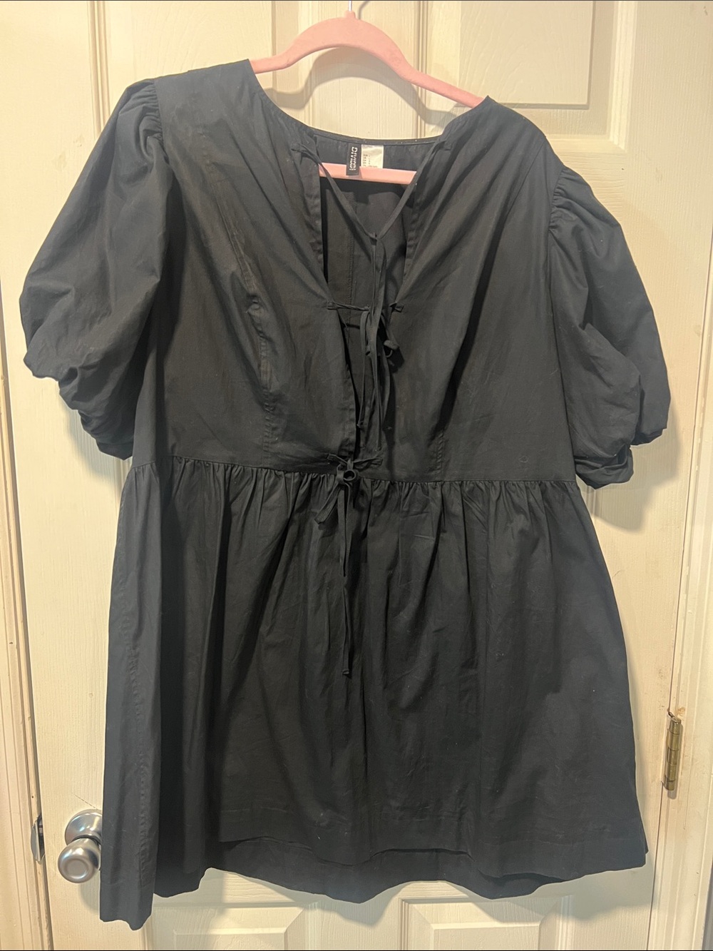 Divided Black Puff Sleeve Tie-Front Midi Dress